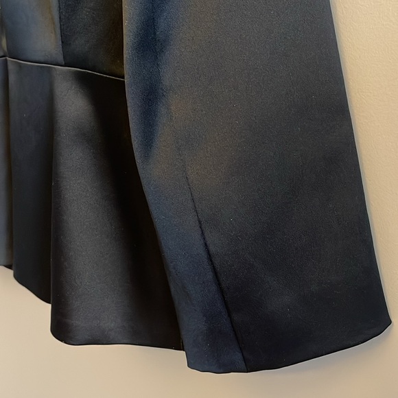 JS COLLECTIONS | Cropped Satin Blazer - sz 8 - Picture 6 of 16